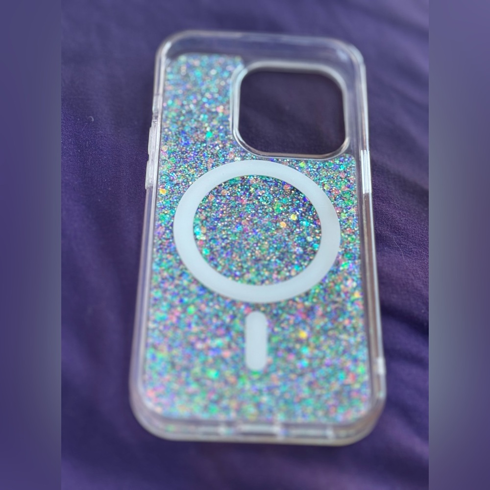 Like new Kate Spade by Case Mate IPhone 15 Pro Case- Mag Safe
